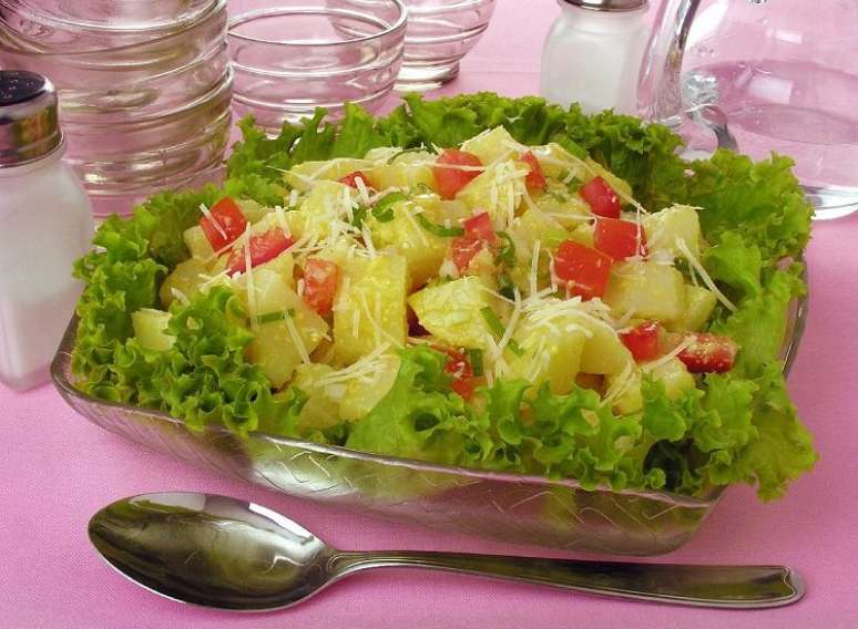 Guia da Cozinha - 7 versões de salada de batata que você precisa experimentar