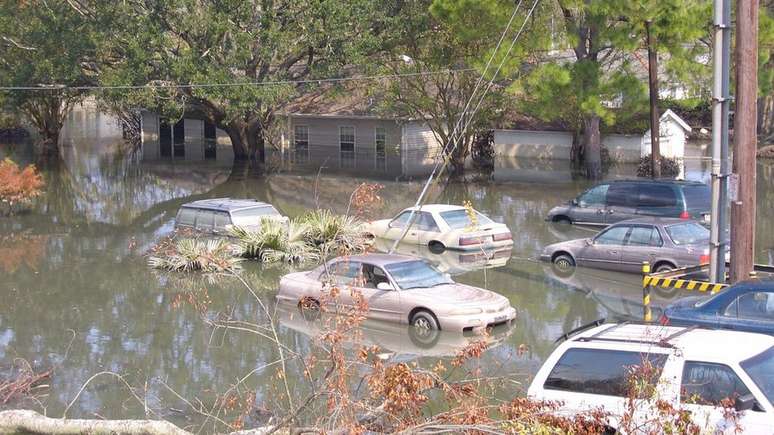 Passagem de furac&atilde;o Katrina por Nova Orleans deixou partes da cidade completamente alagadas