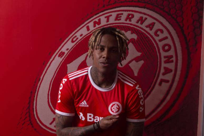 O atacante uruguaio Abel Hernández foi anunciado como novo reforço do Internacional (Foto: Divulgação)