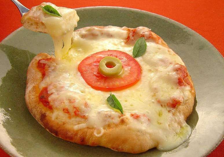 Guia da Cozinha - 11 receitas práticas de minipizza para sextar em casa