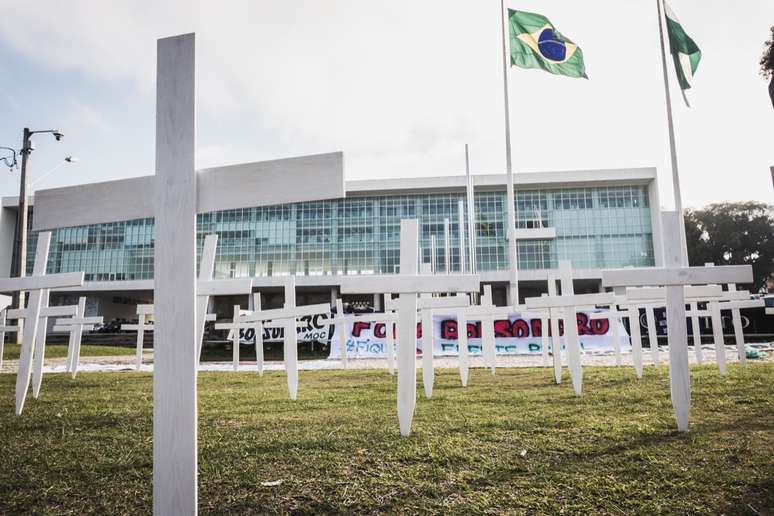 Homenagem às vítimas do coronavírus quando o Brasil batia a marca de 100 mil mortos, no dia 7 de agosto