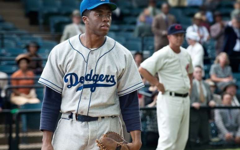 Coincidentemente, Jackie Robinson recebeu homenagens também nesta sexta (Foto: Reprodução)