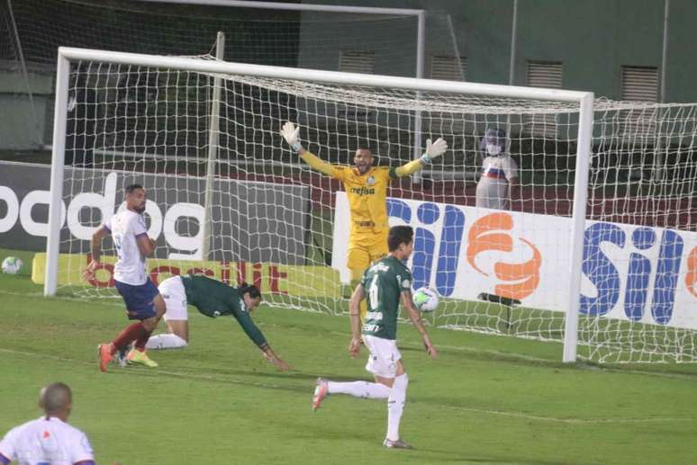 Goleiro Weverton durante Bahia x Palmeiras(Foto: Tiago Caldas/Fotoarena/Lancepress!)