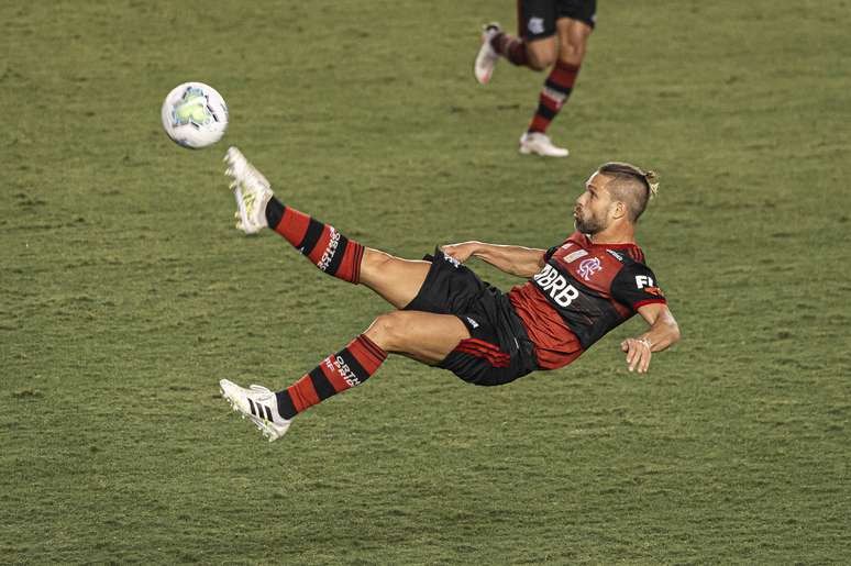 iego Ribas durante jogo entre Santos e Flamengo, partida valida pela sexta rodada do Campeonato brasileiro 2020, no estadio Urbano Caldeira na Vila Belmiro, litoral do estado de Sao Paulo.