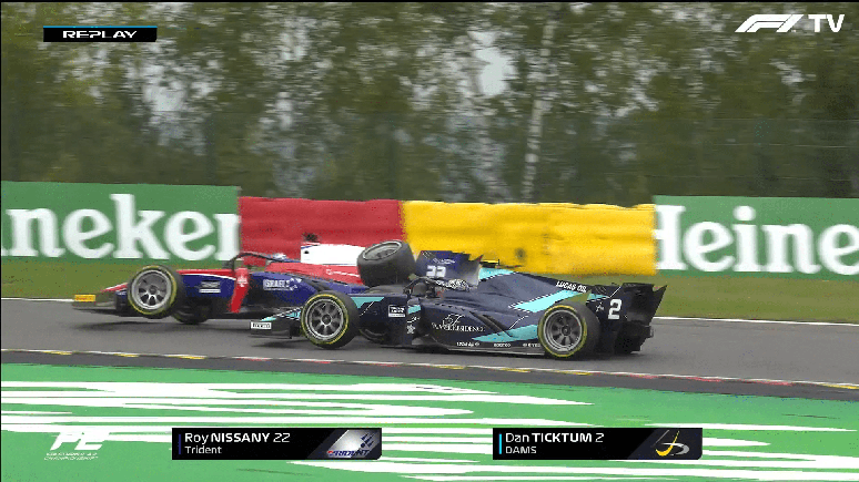 O momento que definiu a corrida: Roy Nissany e Dan Ticktum bateram 