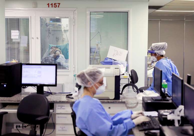 UTI de hospital em Porto Alegre em meio à pandemia de coronavírus 
17/04/2020
REUTERS/Diego Vara