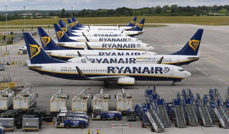 Aviões da Ryanair no Aeroporto de Stansted, no Reino Unido