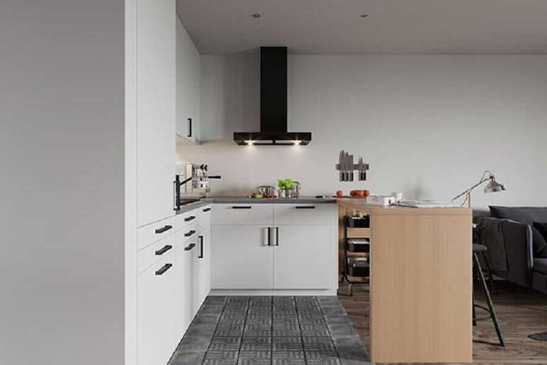 16. Bancada de madeira para arm&aacute;rio de cozinha planejado branco de canto &ndash; Foto: Planete-deco