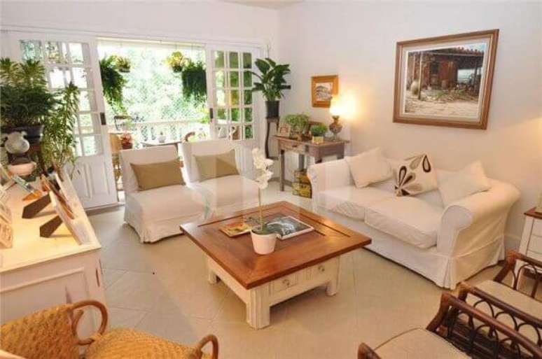 22- As plantas para sala complementam a decora&ccedil;&atilde;o do espa&ccedil;o. Fonte: Beleza e Moda