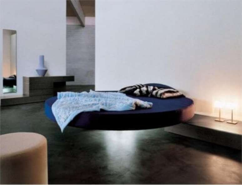 26. Cama flutuante redonda – Via: Casa e Construção