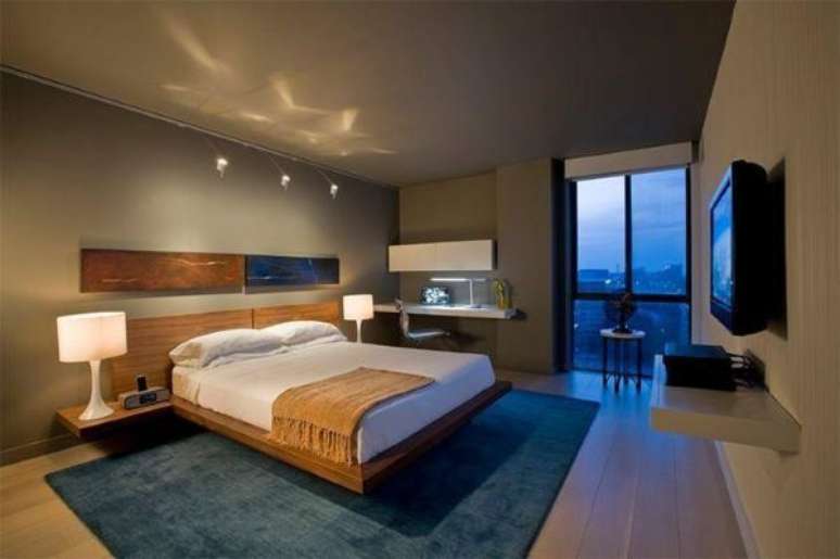 31. Cama suspensa com cabeceira de madeira &ndash; Via: Forma Design