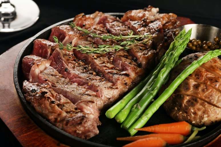 Guia da Cozinha - Sobrou carne do churrasco? Confira 5 dicas para n&atilde;o desperdi&ccedil;ar nada