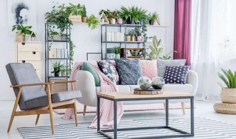 12- As plantas para sala contribuem para o visual moderno do ambiente Fonte: Revista Sele&ccedil;&otilde;es