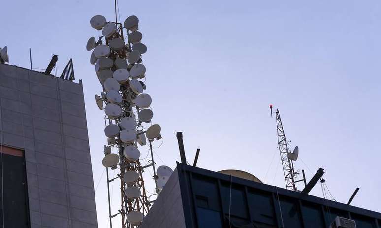 Necessidade de antenas para o 4G e o 5G é maior do que para frequências como o 2G.