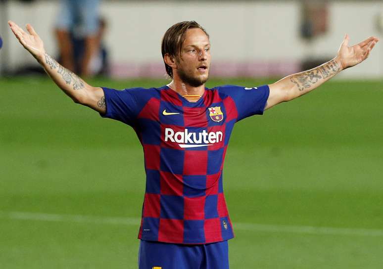 Meio-campista Ivan Rakitic 
16/07/2020
REUTERS/Albert Gea