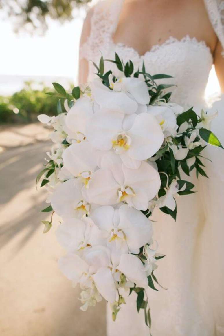 54. Buquê de orquídea branca – Via: Maui Petals