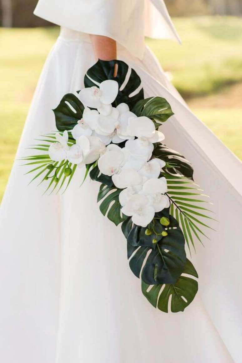 56. Buqu&ecirc; de orqu&iacute;dea branca &ndash; Via: Zazzle