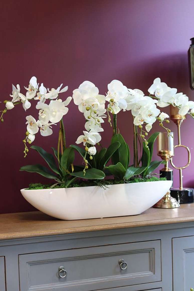 15. Orqu&iacute;dea branca com vaso na decora&ccedil;&atilde;o de casa &ndash; Via: Pinterest