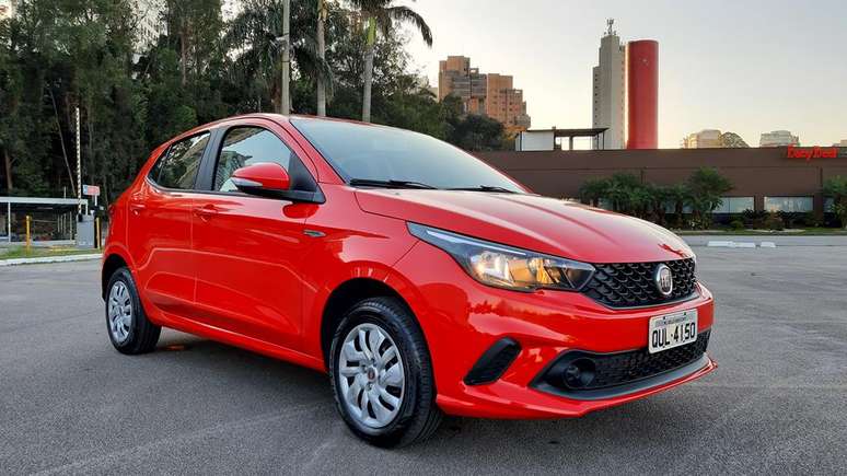 Fiat Argo Drive 1.0: custa R$ 54.390, mas com opcionais e acessórios subiu para R$ 60.658.