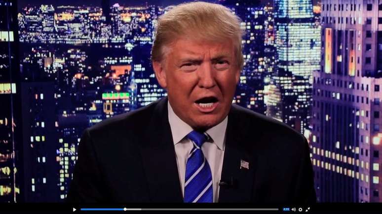 Depois do escândalo, Trump publicou um vídeo gravado onde se desculpou e seguiu atacando Hillary e Bill Clinton