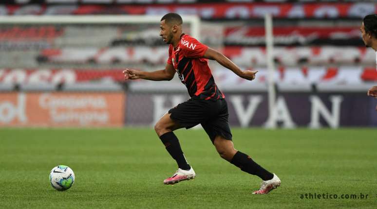 Fabinho, ex-São Paulo, estreou pelo Athletico-PR (Foto: Divulgação/Athletico-PR)