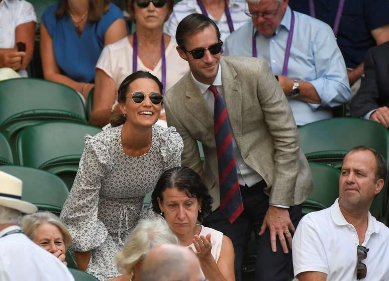 Pippa Middleton e o marido, James Matthews, na arquibancada do torneio de Wimbledon
13/07/2020
REUTERS/Toby Melville