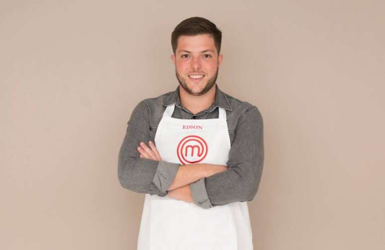 Edson aprendeu a cozinhar com pai e abandonou a faculdade de gastronomia para trabalhar no ramo de automóveis.  