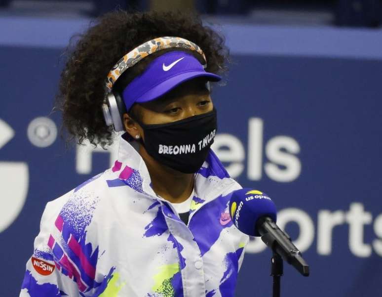 Tenista Naomi Osaka usou máscara em homenagem a Breonna Taylor