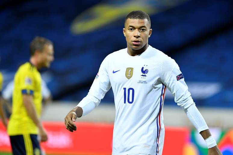 Mbappé resolveu a partida para a França em lance individual 