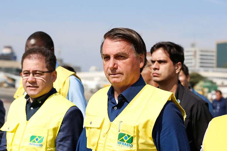 Presidente durante durante visita às obras de recuperação da pista principal do Aeroporto de Congonhas