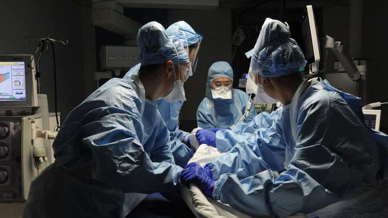 A OMS já considera a transmissão por aerossóis em situações específicas, como a intubação no hospital