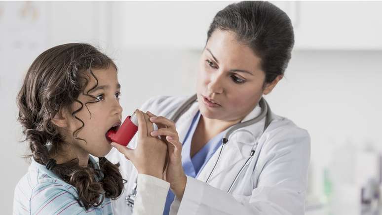 O objetivo dos inaladores era levar o medicamento aos pulmões em maior quantidade e mais rápido