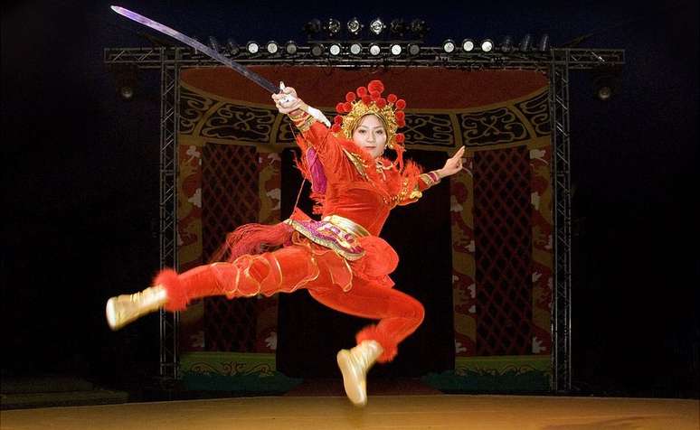 Personagem inspirou livros, peças, danças e outras obras, dentro e fora da China; acima, a Mulan do Circo Estatal chinês