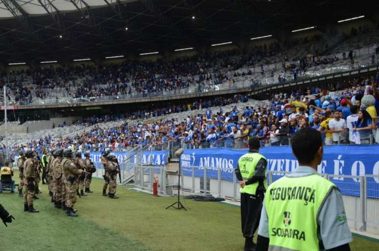 Houve uma grande confusão no fim da partida com uma briga generalizada no Mineirão, gerando 30 feridos-(Foto: Felipe Correia/Photo Premium/Lancepress!)