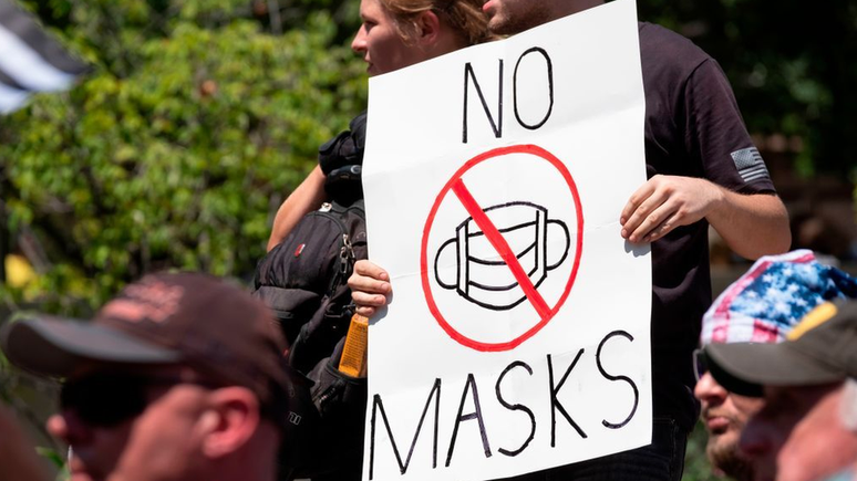 Manifestantes pró-Trump rejeitam uso de máscaras contra covid-19