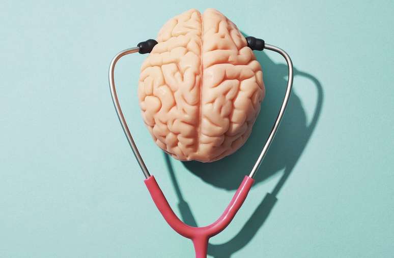 c&eacute;rebro com estetosc&oacute;pio