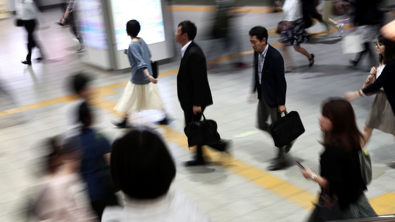 Kobayashi espera que a pandemia possa ter ensinado aos japoneses uma lição sobre as expectativas exigentes colocadas sobre os trabalhadores