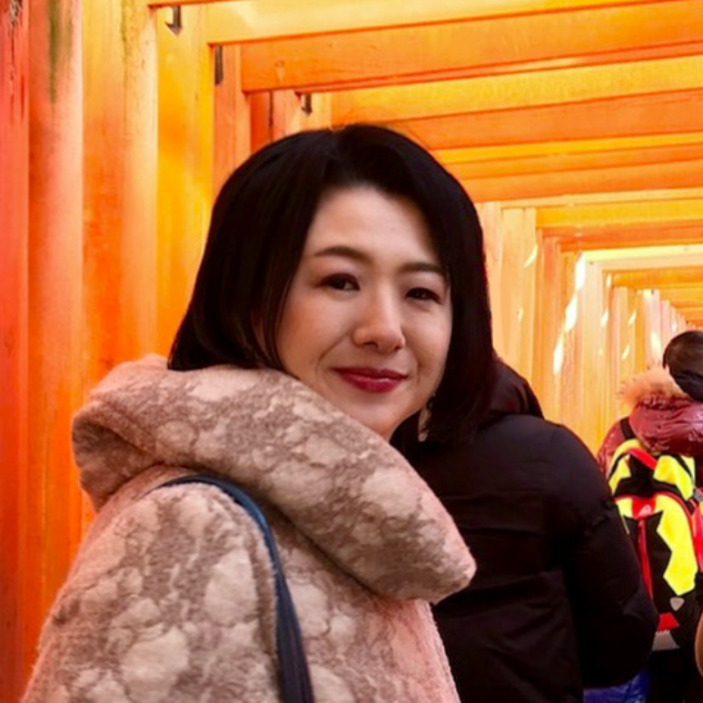 Eriko Kobayashi dá palestras sobre suas experiências na esperança de ajudar outras pessoas