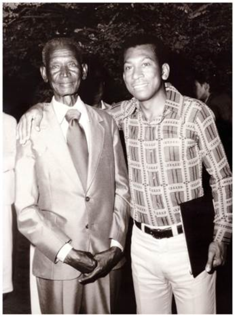 Juarez comemora a formatura com o pai - o primeiro homem negro liberto da fam&iacute;lia