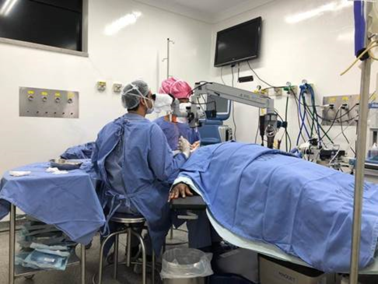 "A hist&oacute;ria l&aacute; de casa &eacute; a prova de que um negro que ascende faz ascender junto a fam&iacute;lia toda", afirma Juliana. "Na minha gera&ccedil;&atilde;o, dos netos do vov&ocirc;, todos n&oacute;s hoje temos curso superior."