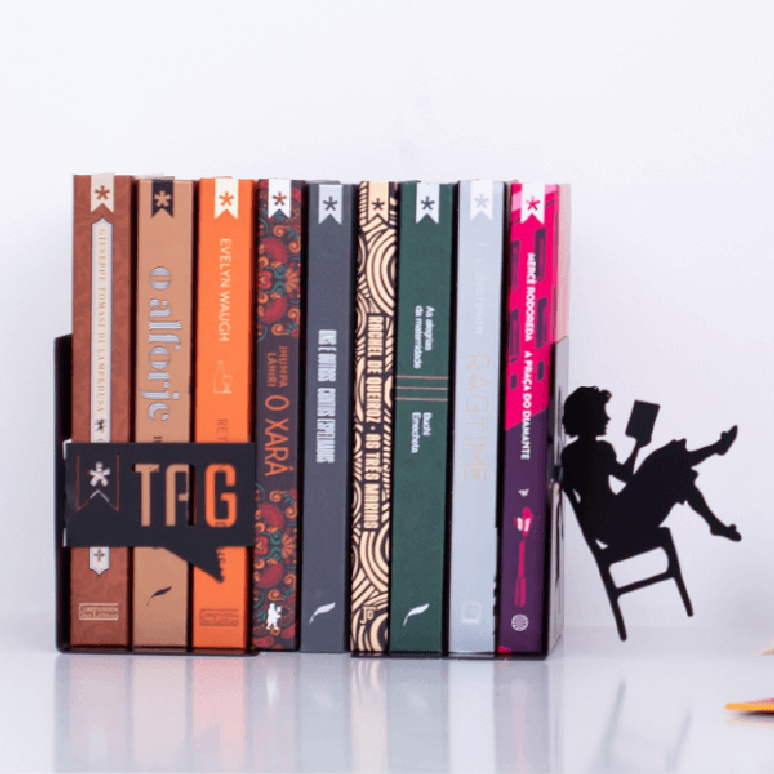 14. O aparador de livros para estante se destaca na decora&ccedil;&atilde;o. Fonte: Pinterest