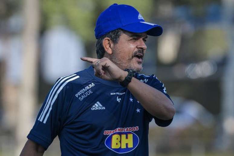 Ney Franco ja comandou o treino na raposa visando o jogo de sexte-feira, 11 de setembro, no Mineirão-(Bruno Haddad;Cruzeiro)