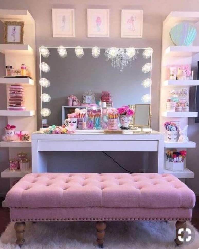 28. Espelho camarim com lampada led &ndash; Via: Revista VD