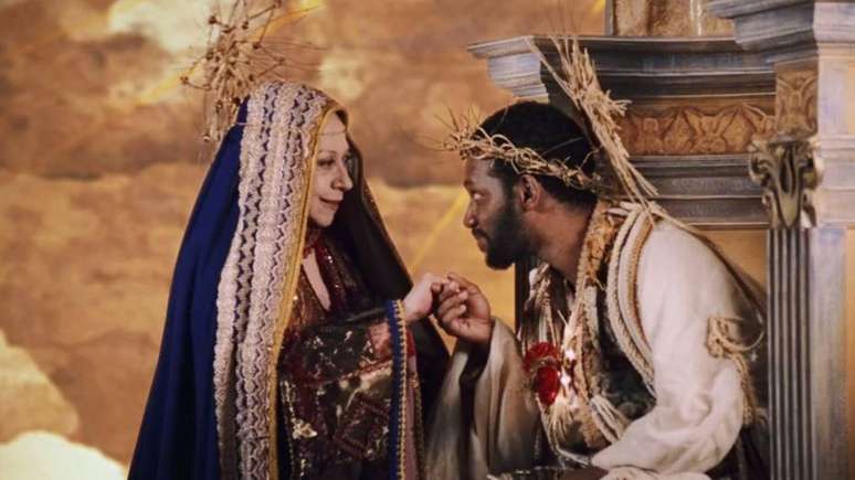 Nossa Senhora (Fernanda Montenegro) e Jesus Cristo (Maurício Gonçalves) em parte final de 'O Auto da Compadecida'