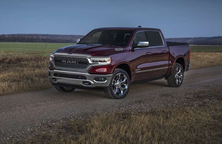 No mercado americano, picape Ram 1500 tem op&ccedil;&atilde;o de motores V6 e V8.