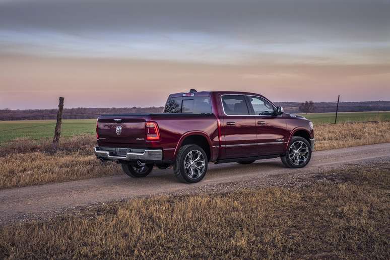 FCA j&aacute; deu todas as pistas que a RAM 1500 est&aacute; chegando: "Melhor est&aacute; por vir".