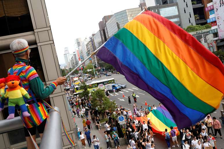 Bandeira da comunidade LGBT é hasteada em Taipé
26/10/2019
REUTERS/Eason Lam