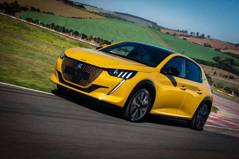 Peugeot e-GT: carro totalmente elétrico tem alta eficiência e entrega o que há de melhor.