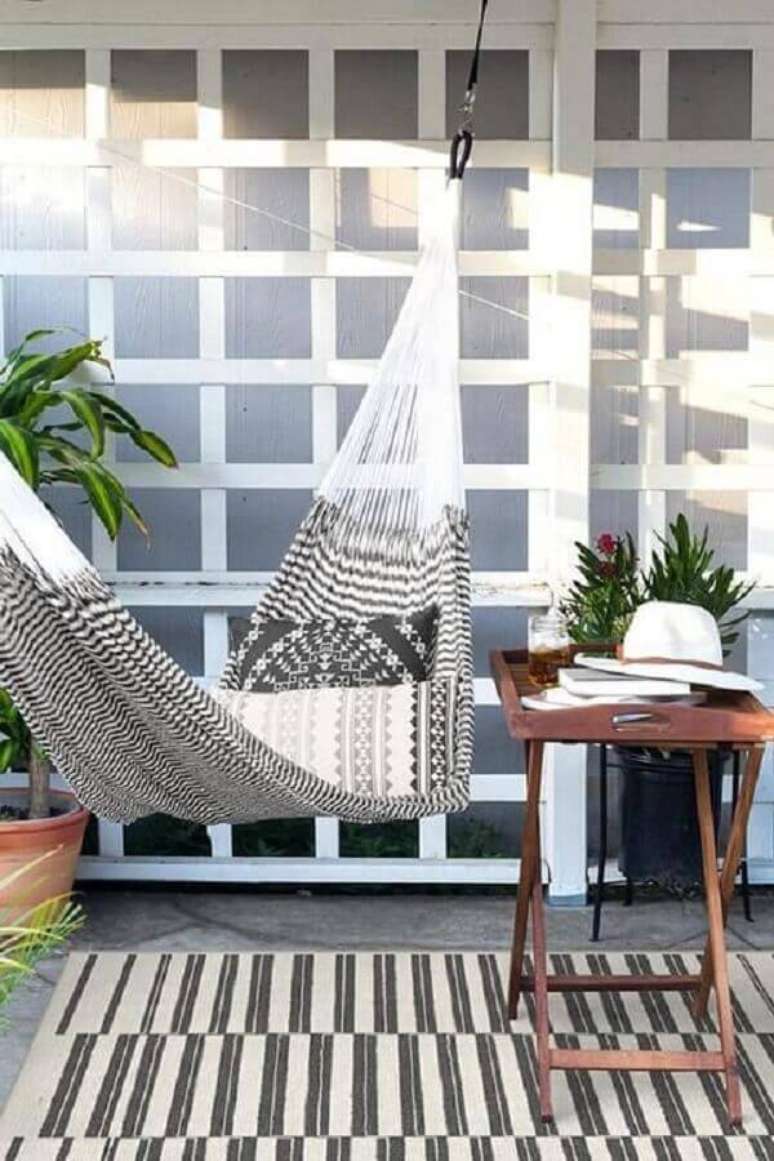 43. Rede de descanso estampada para decoração de varanda – Foto: Home Fashion Trend