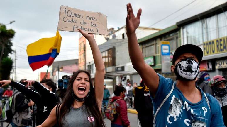 Jovens de Bogotá enxergam parte da polícia como 'violenta e criminosa'